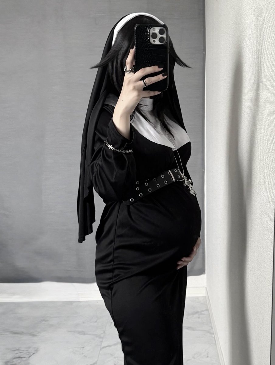 eyeshiny_gibous's tweet photo. goth nun ✞✟ https://t.co/gCtZ4ETJIN