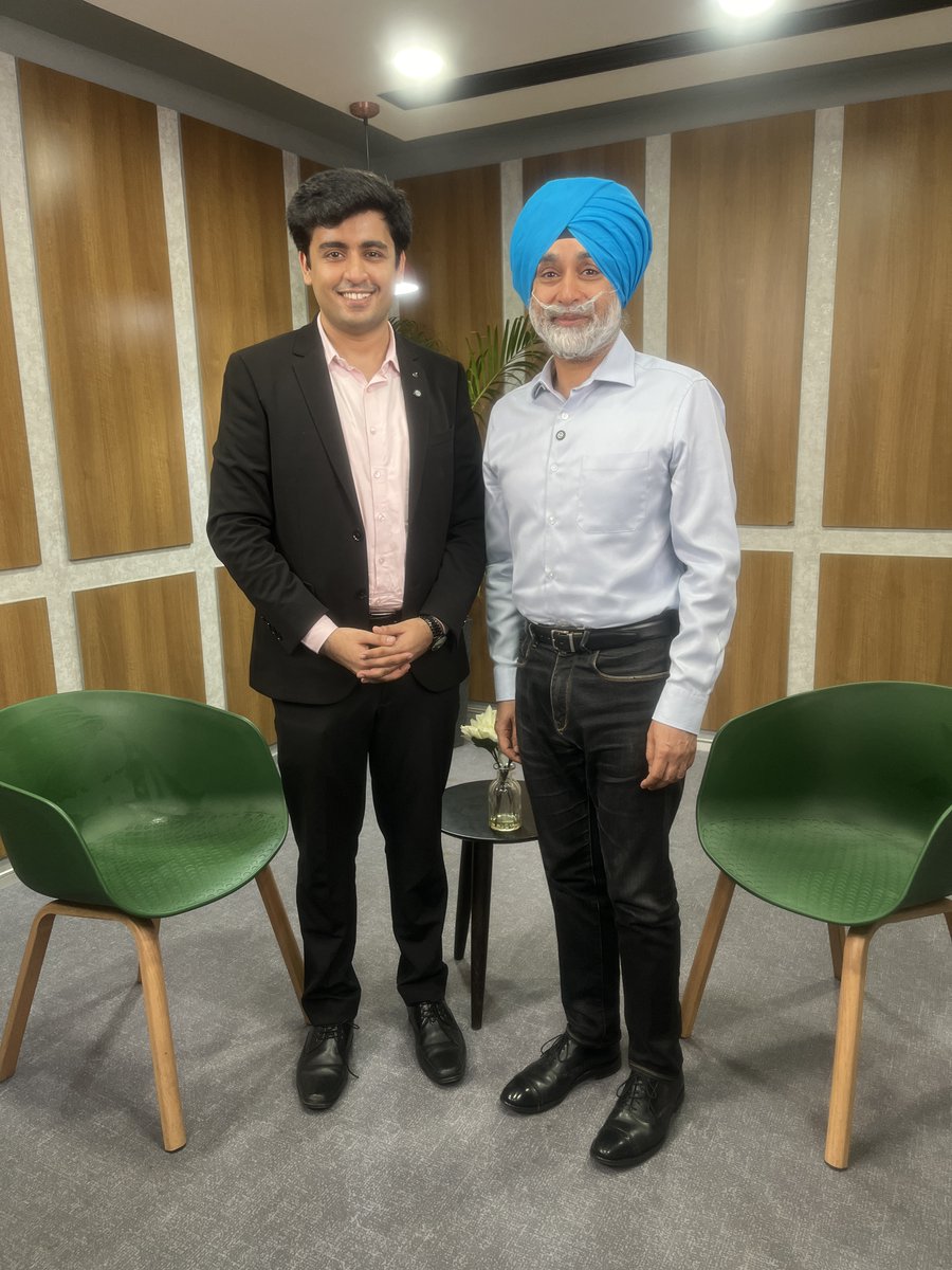 BahlKanan's tweet image. I interviewed Mr. Sarbvir Singh @pen5ta, the CEO of @policybazaar. 

We discussed some very interesting nuances of their ~$10 Bn business empire:

🔸 What are their plans to expand into the healthcare sector to provide affordable solutions?

🔸 Why choose ULIPs over mutual funds…