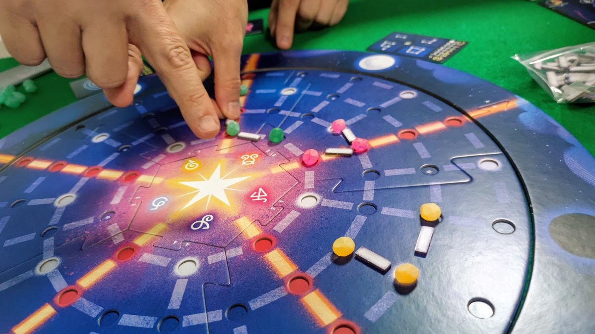 LudoVerde_'s tweet image. Con los juegos de @tranjisgames y @MalditoGamesES  la diversión en nuestras jornadas de #PuertasAbiertas está aseguradísisisima.
¡¡Todos vieron mesa el sábado!!
#JuegosDeMesa
#Polaris
#LosRugientesAños20
#Pulitzer
#CarnivalOfSins
#Infiltraidores