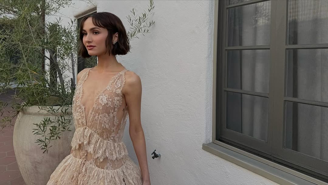 maudescat's tweet image. maude apatow does not have a bad angle