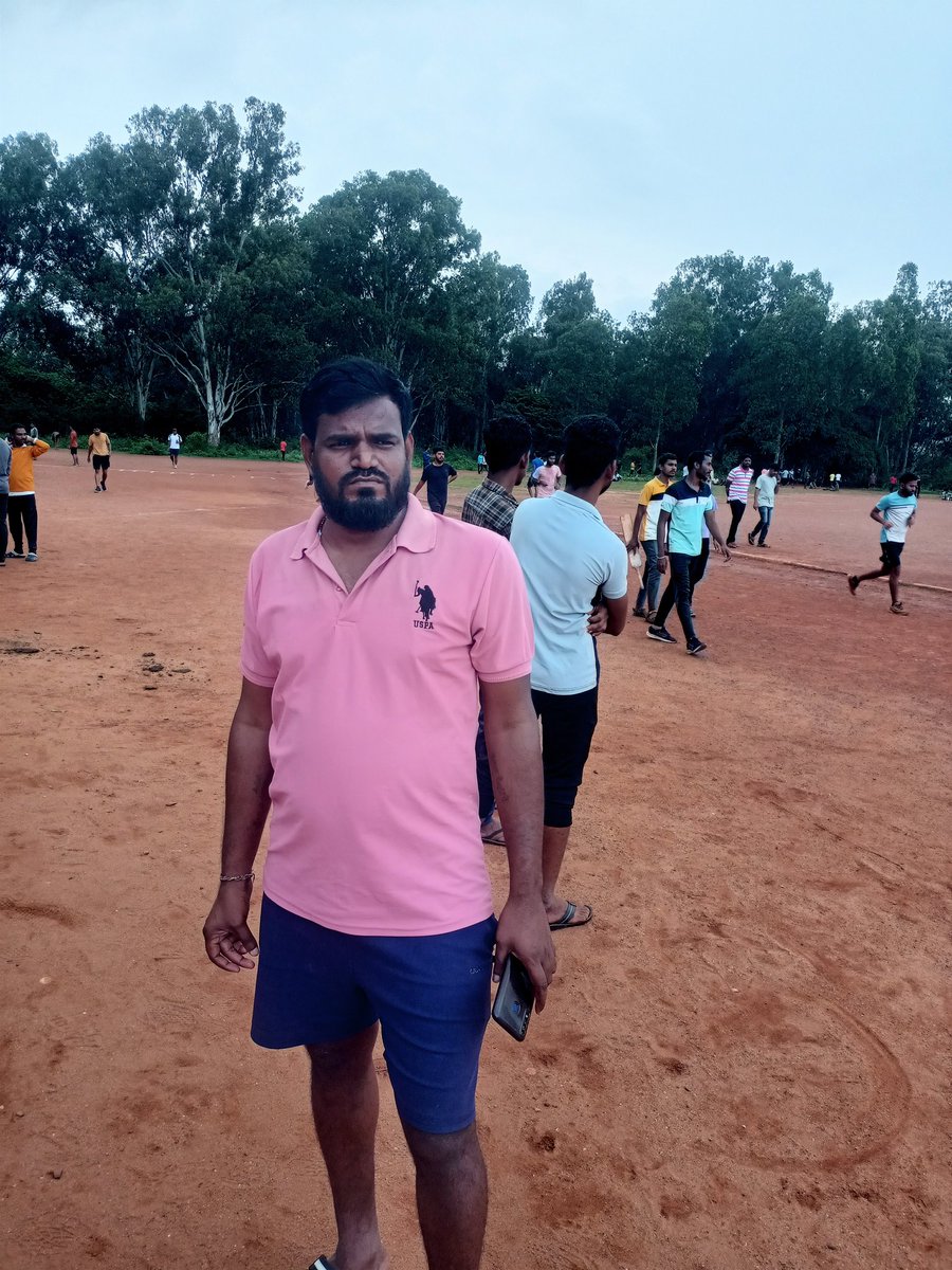 DevarajMS44's tweet image. ಪಿಎಸ್ಐ ಓದ್ತಾ ಓದ್ತಾ ಹೃದಯಾಘಾತದಿಂದ ಧಾರವಾಡದಲ್ಲಿ ಕೊನೆ ಉಸಿರು ಬಿಟ್ಟು ಐದು ವರ್ಷಗಳಿಂದ ಊರಿಗೆ ಹೋಗದಂತೆ ಧಾರವಾಡದಲ್ಲಿ ಓದು ಇದ್ದ.ಸ್ಪರ್ಧಾ ಆಕಾಂಕ್ಷಿ ರಾಮಾಂಜನೇಯ rip ಅಣ್ಣ 😭😭😭🪔