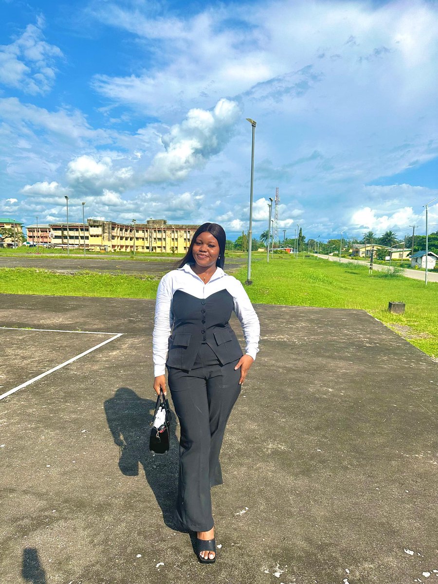 Effortlessly slayed on our Two piece set 🖤❤️🔥
#segnaturewears👗 #segnaturechic👧 #twopieceinspiration
.
.
.

Hey mutuals help me repost