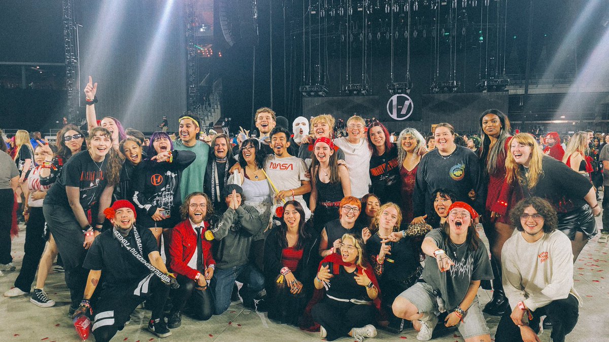 mrtphotog's tweet photo. BREACH LOS ANGELES NIGHT 2
LAST SHOW OF TOUR
AHHHHHHH SO MUCH LOVE
#twentyonepilots #breachtour #breach #tylerjoseph #joshdun #lan2 #losangelesn2 #losangelesnight2 #clique https://t.co/d9fjT9j91Z
