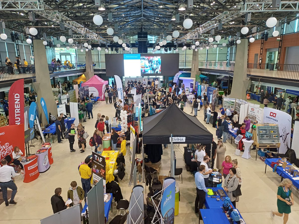 🎉 Burza práce a vzdělávání Olomouc slaví 10 let!
🏭 Představilo se 60+ zaměstnavatelů a 30 škol, stovky školáků přišly objevovat svět techniky, řemesel i průmyslu. 🔧📚
👏 Díky našim členům DT - Výhybkárna a strojírna a ZLKL za podporu technických oborů.
Na další dekádu! 💪✨
