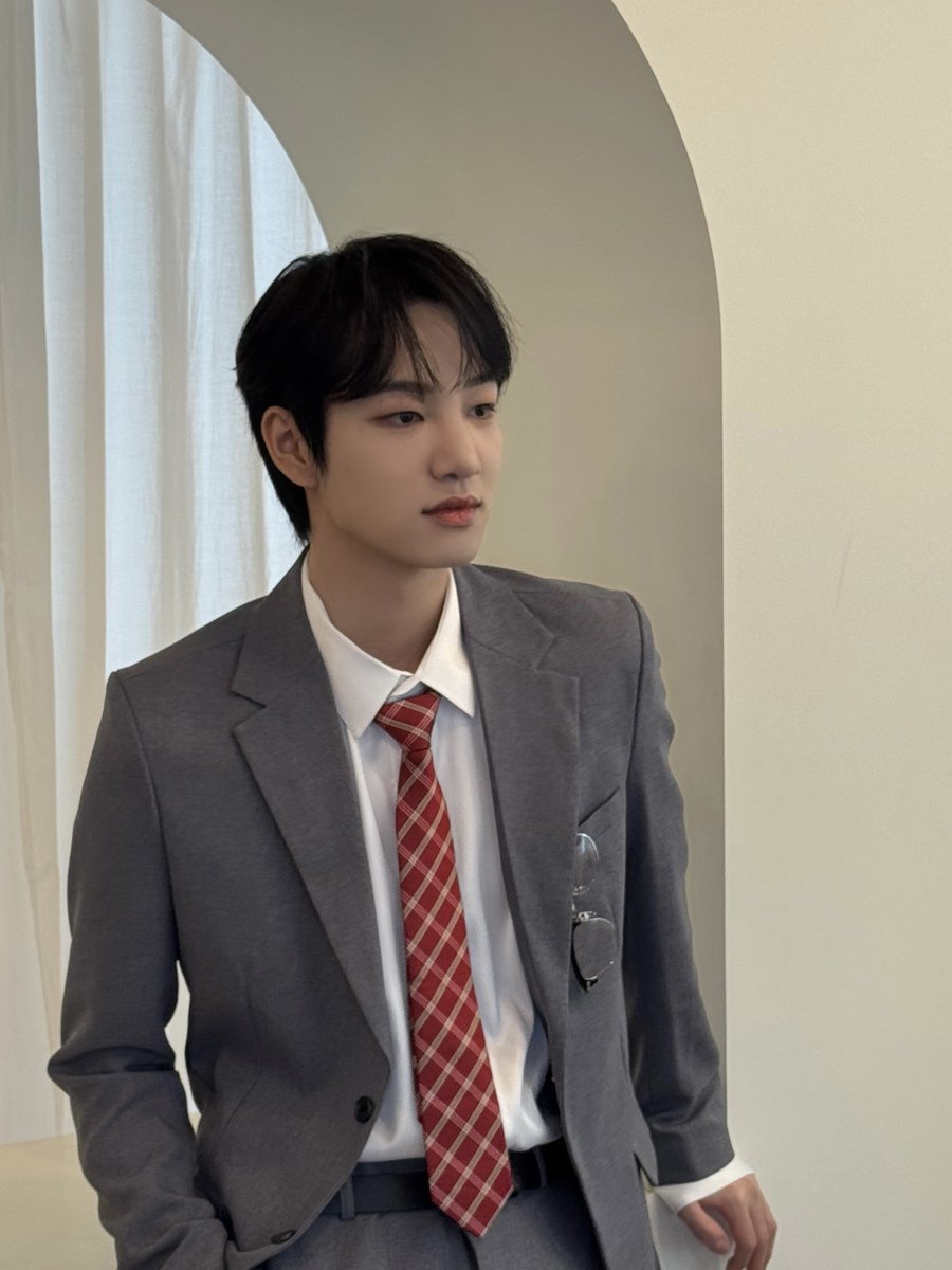 McndOfficial_'s tweet photo. [👽]
기다려줘 달려갈게

#MCND #엠씨엔디 
#HUIJUN #휘준 https://t.co/MqgJRyeQ37