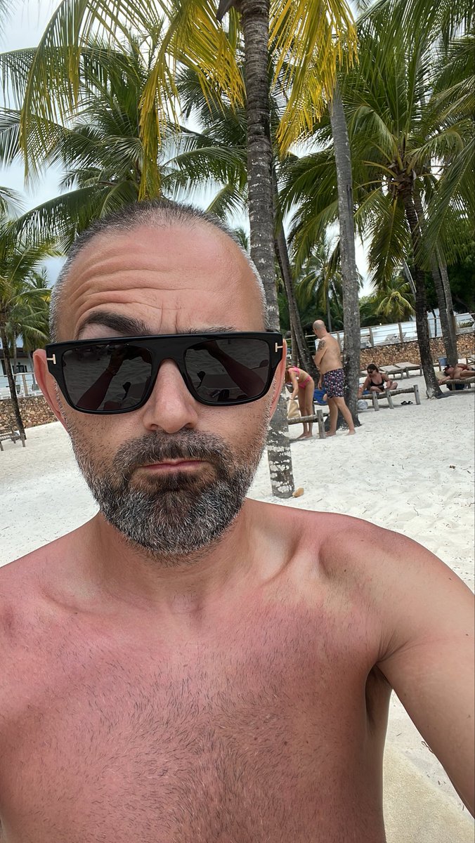 simone_checchi's tweet photo. Non si stava poi tanto male…. #zanzibar https://t.co/Nq2JnHooVF