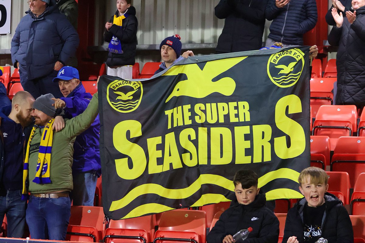 🇺🇦 Another big week ahead in the #SportsDirectPrem

Support the Seasiders this Friday night as Carrick Rangers come to Clandeboye Park. 

🎟️ bangorfc.com/tickets.php

🟡🔵

📸 Gary Carson
