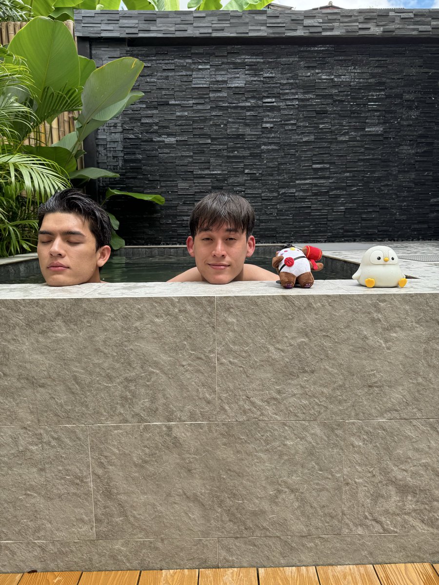 Browsing through my phone and

Ooo! More unposted photos 🤭

#JossGawin