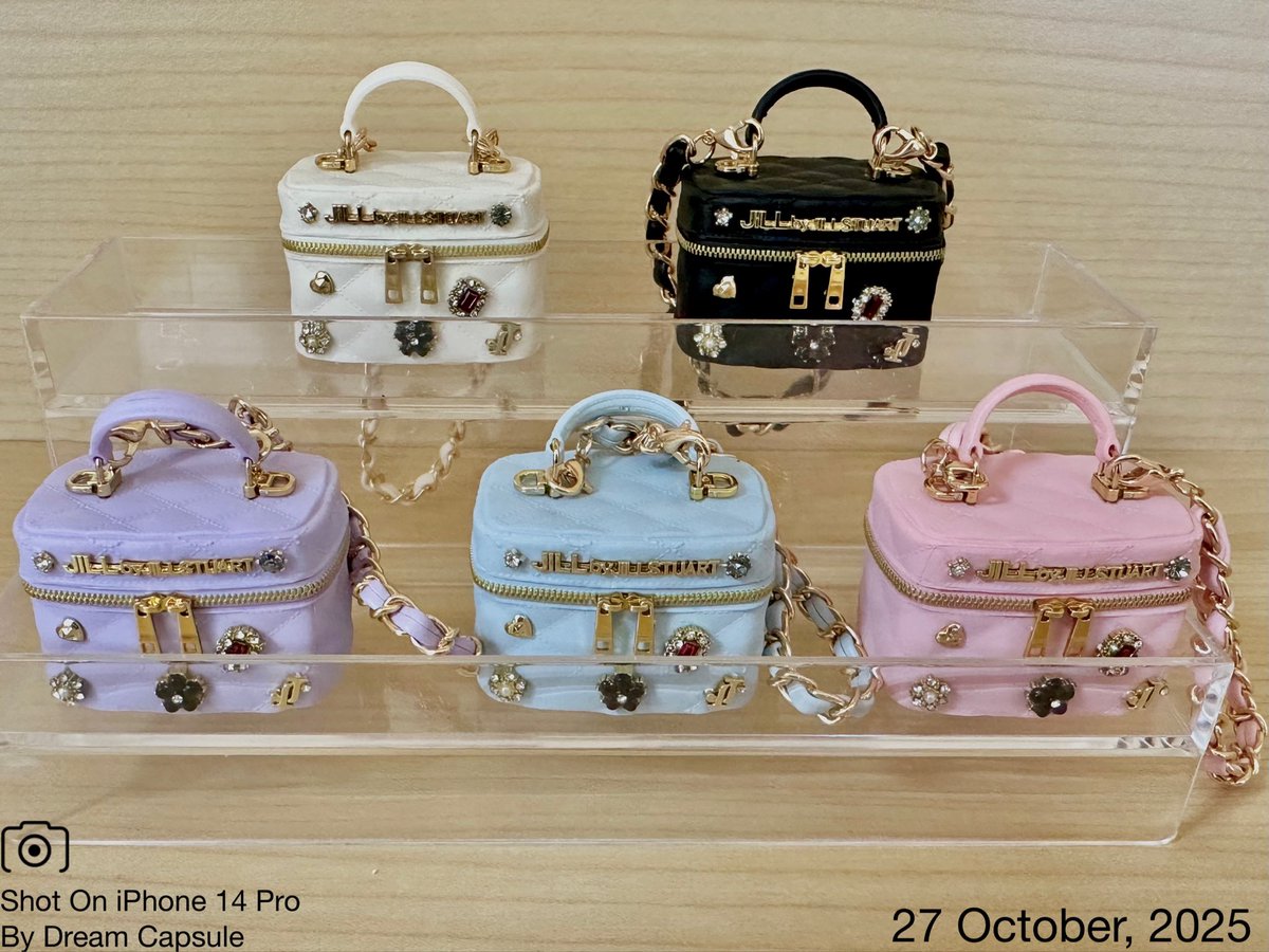 🌟新入荷ガチャ商品プレゼントCP🌟

第2弾がついに登場💎
「JILL by JILL STUART ミニブローチバニティキーホルダー2」

フォロー&amp;RP(RT)していただいた方の中から抽選で2名様に全5種セットをプレゼント🎁
ドリカプへの入荷日とキャンペーン詳細は↓

#ドリームカプセル #ガチャ専門店