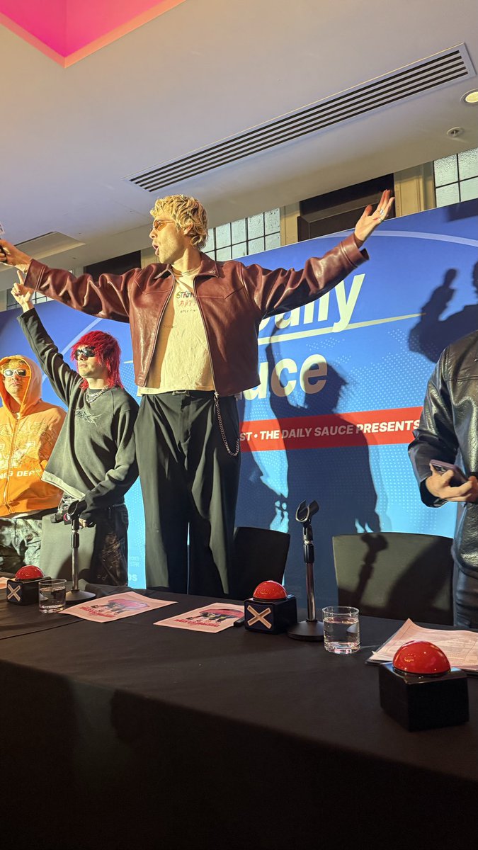 LUKE IN HIS EXTROVERT ERA FR