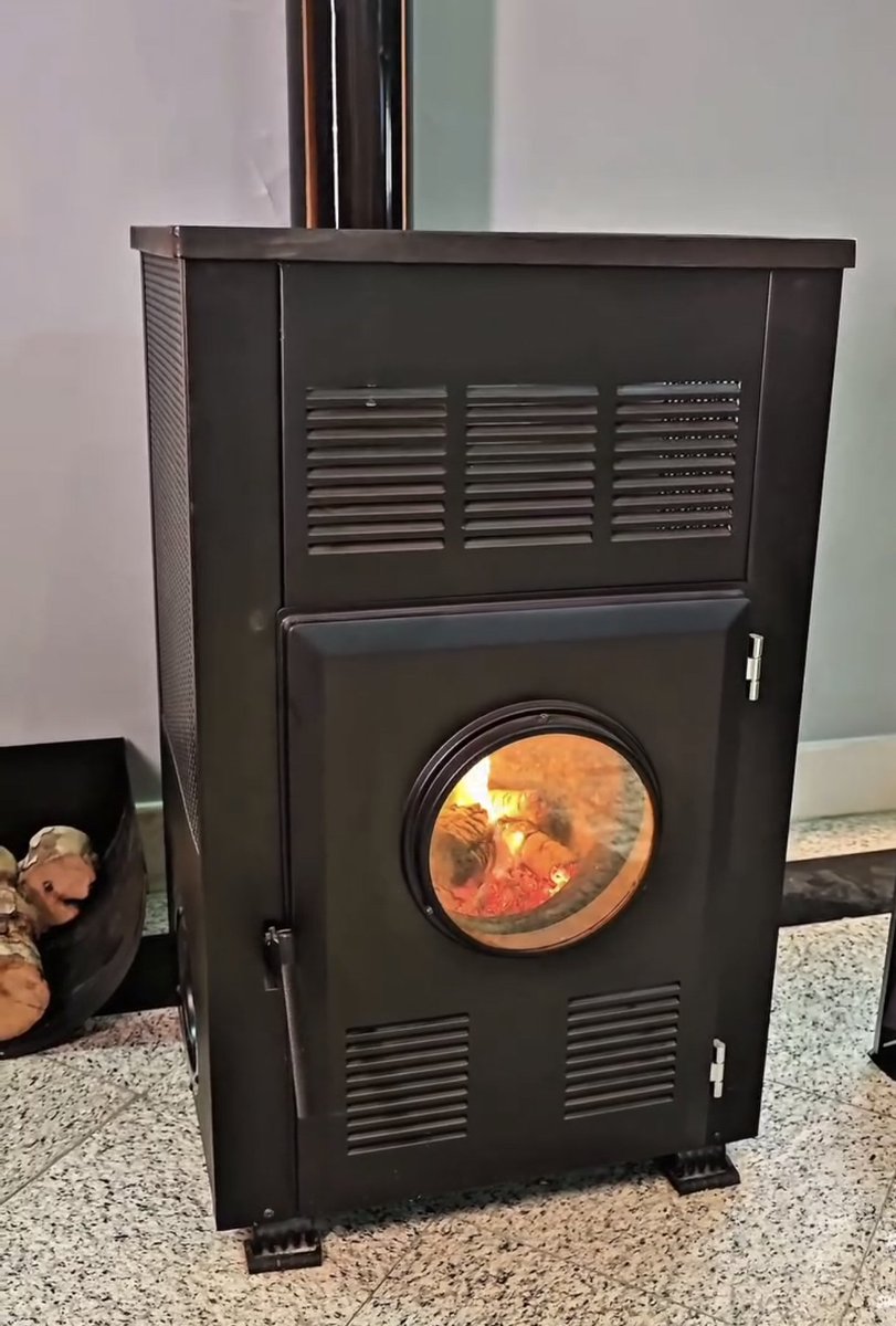 یک بخاری هیزمی دیدم که خیلی خوشم اومد ازش. قیمت گرفتم، متأسفانه ۲۵ میلیون بود.