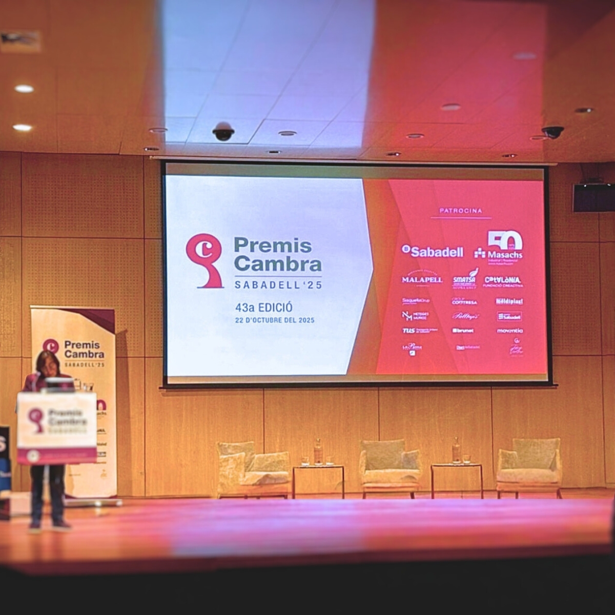 ASENCAT's tweet photo. Col·laboració, confiança i talent. Gràcies, Cambra de Sabadell, pel suport a ASENCAT en formació i mentoria per impulsar empresa i emprenedoria. Orgullosos d’haver estat a la 43a gala (22·10·2025).
#ASENCAT #Mentoria #TalentSènior #CambraSabadell #PremisCambra #Emprenedoria https://t.co/AEKfXETTyy