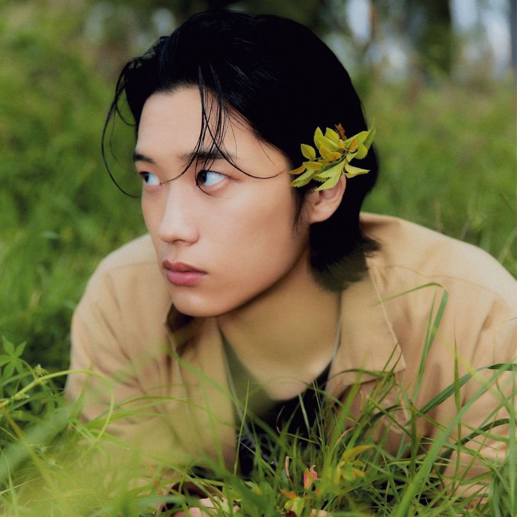 SUNGHYUN (2002). tweet media