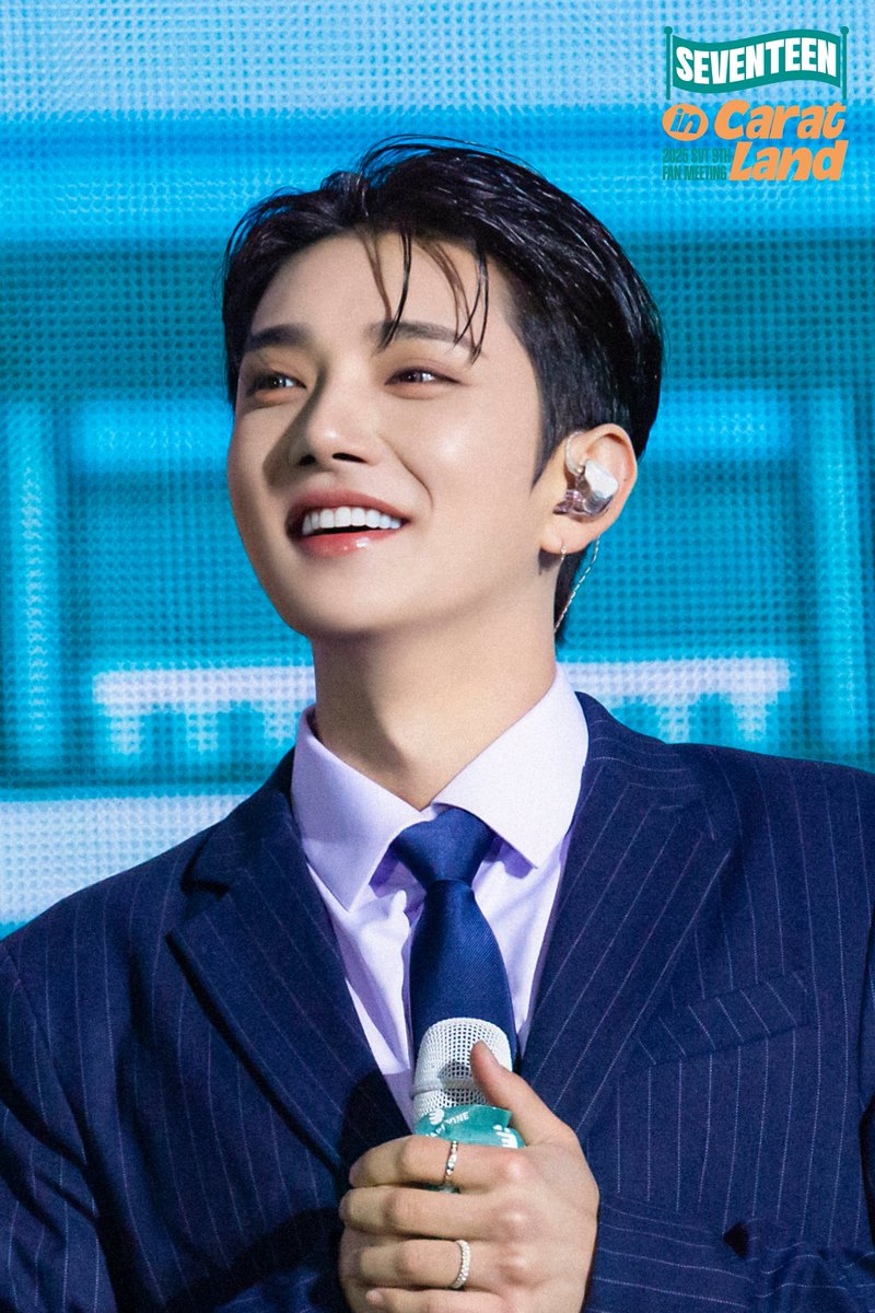 pledis_17's tweet image. 2025 SVT 9TH FAN MEETING &lt;SEVENTEEN in CARAT LAND&gt; MEMORY BOOK+ Preview Cuts
๐๏ธ RELEASE : 25.11.03ใ
ฃMonใ
ฃKST
#SEVENTEEN #์ธ๋ธํด
#SVTinCARATLAND
#2025์บ๋ฟ๋๋๋ฉ๋ชจ๋ฆฌ๋ถ