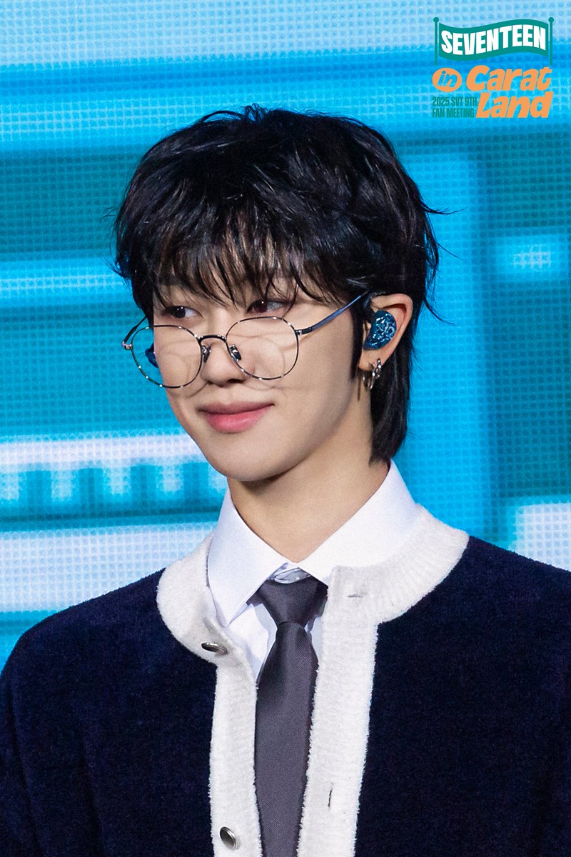 pledis_17's tweet image. 2025 SVT 9TH FAN MEETING &lt;SEVENTEEN in CARAT LAND&gt; MEMORY BOOK+ Preview Cuts
๐๏ธ RELEASE : 25.11.03ใ
ฃMonใ
ฃKST
#SEVENTEEN #์ธ๋ธํด
#SVTinCARATLAND
#2025์บ๋ฟ๋๋๋ฉ๋ชจ๋ฆฌ๋ถ