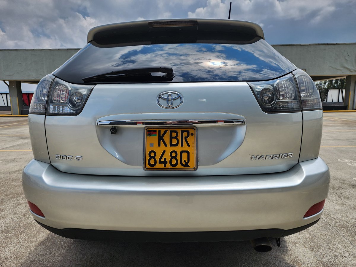 swiftmikes's tweet image. TOYOTA HARRIER 2005 – FOR SALE.
3.0-litre V6 (1MZ-FE), DOHC with VVT-i
220 hp 304 Nm
5-Speed Auto | 2WD
Power Adjustable Seats
AndroidRadio+ Reverse Camera.
Price: 930,000kes
📞 0792 806474