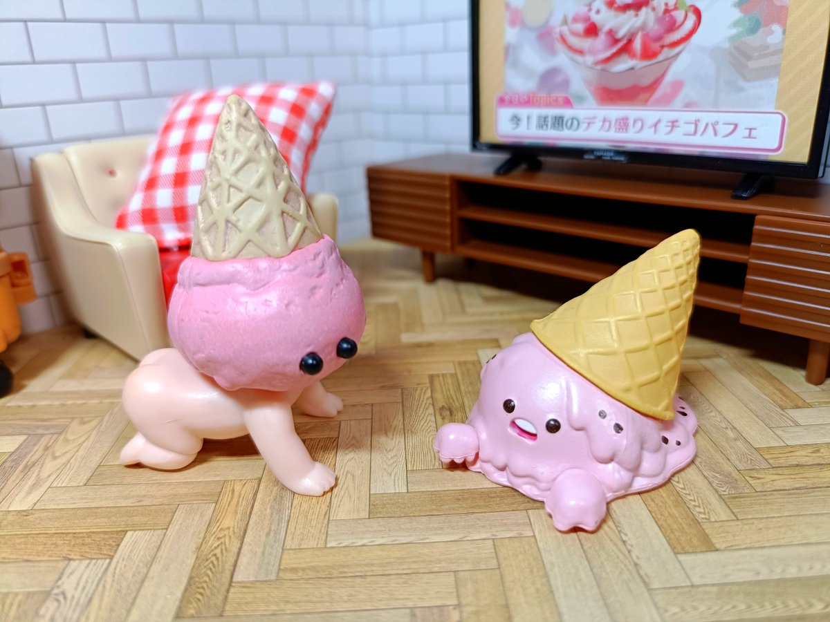 #KIWIのおもちゃ箱

甘い物と可愛いお尻に弱いのよ🩷
『アマ★ケッツ』✨

パートナー🍑の観察眼のおかげで欲しかったアイスクリームケッツ🍦ゲッツ👉✨(GET！)笑

うちの子と仲良くしてね🩷🩷✨

#ガチャガチャ #カプセルトイ #ガシャポン #stasto #Amketts #アマケッツ #オモ写