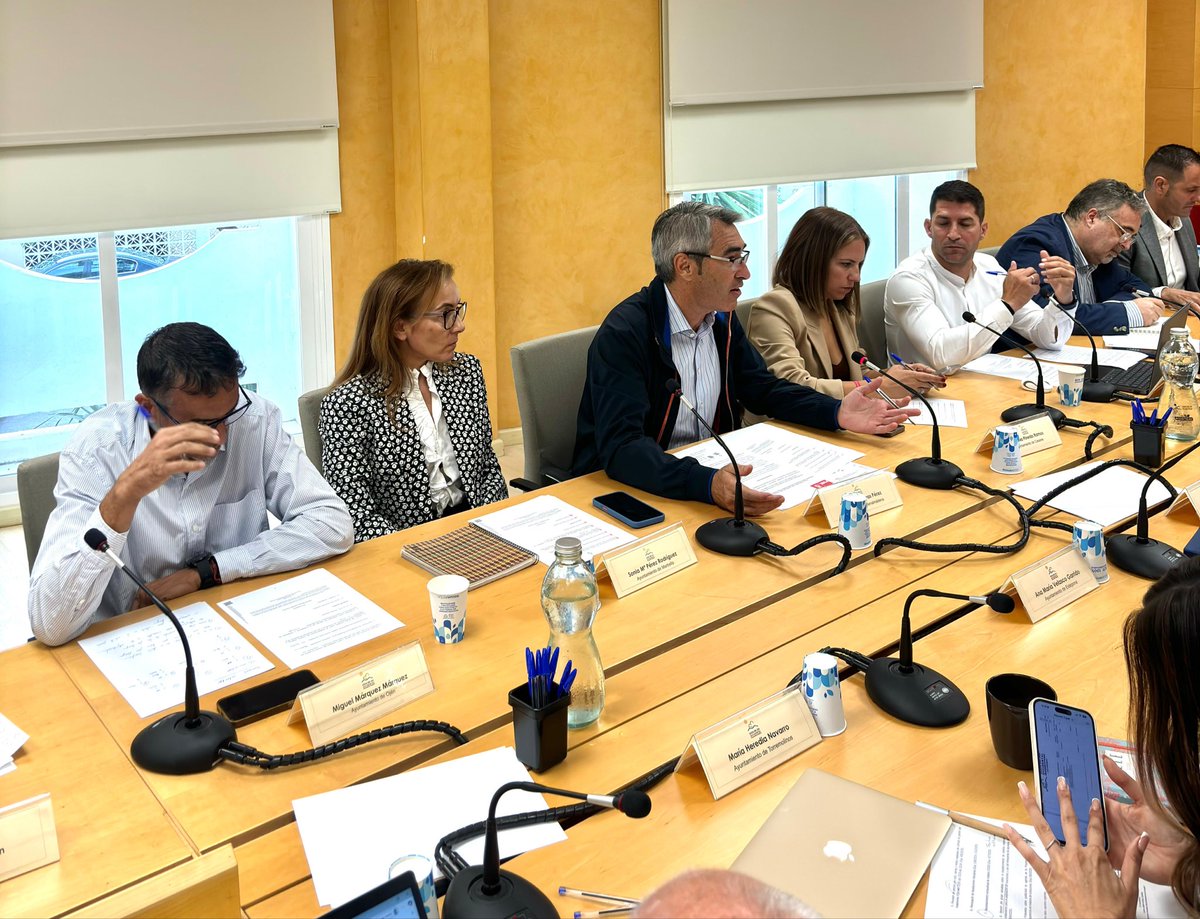 🗳️ El PP vota en contra de aplicar criterios de transparencia en el reparto de inversiones en la Mancomunidad.

❌ Se niegan a rendir cuentas del uso del dinero público.  

#TransparenciaYa
#MancomunidadJusta
<a href="/navas_victor/">Víctor Navas</a>