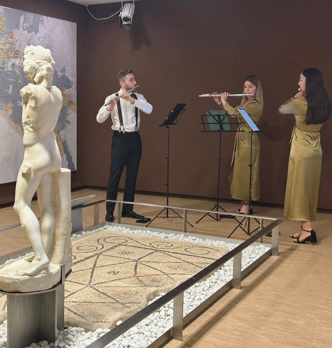 euterpetrio's tweet photo. Con nuestro paso por los Museos de Almería y Málaga finalizamos nuestra gira “Música para una visita”. Agradecemos profundamente a @CulturaCuenta la confianza depositada en nuestra formación, y a todo el público que nos ha acompañado llenando cada una de nuestras actuaciones!🧚🏼🎶 https://t.co/IsG1ZGZOv8