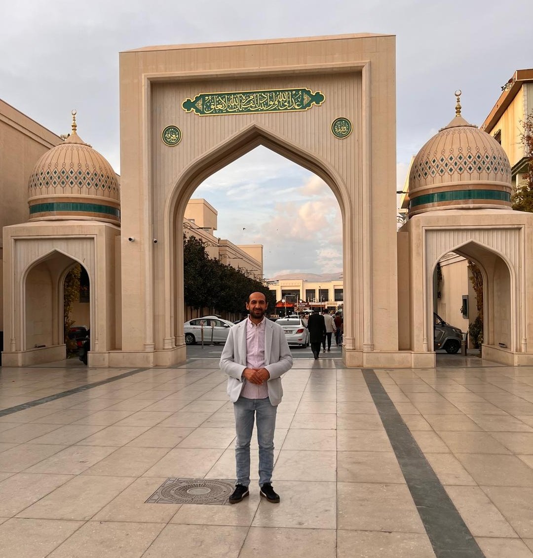 Ey iyi kullarını seven, bu sevgiyi gönüllere koyan, kendisi de sevilmeye en layık Vedûd Allah’ım! Bizlere seni sevmeyi ve katında sevilenlerden olmayı nasip eyle.

(Şeyh Abdulkadir Geylânî (k.s))

Serhend Takvim