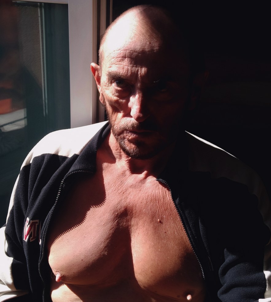 Act in life so that no one cries because of you, always be yourself.