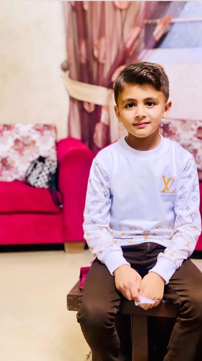 الاسم : كريم محمد سمير ابو شمالة
 
العمر : 9 سنوات

تاريخ الميلاد: 5/11/2014

مكان السكن : مخيم البريج بلوك 6

عدد الإخوة : 1 " سمير " 

الهوايات المفضلة : السباحة وكرة القدم والبلياردو 

اللون المفضل : الأزرق 

العطر المفضل : ADAM

المادة الدراسية المفضلة : الرياضيات 

المعلم