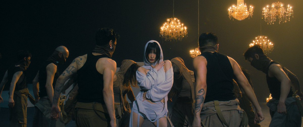 🐰𝐍𝐀𝐘𝐄𝐎𝐍
ファンへの想いを込めて、TWICEの楽曲「STUCK」をこの映画のためだけの特別なソロバージョンとして披露。

🐶𝐉𝐄𝐎𝐍𝐆𝐘𝐄𝐎𝐍
不屈の精神で苦難を乗り越えてきたジョンヨンが、魂をこめて歌い上げる「CACTUS」は必見。

🍑𝐌𝐎𝐌𝐎