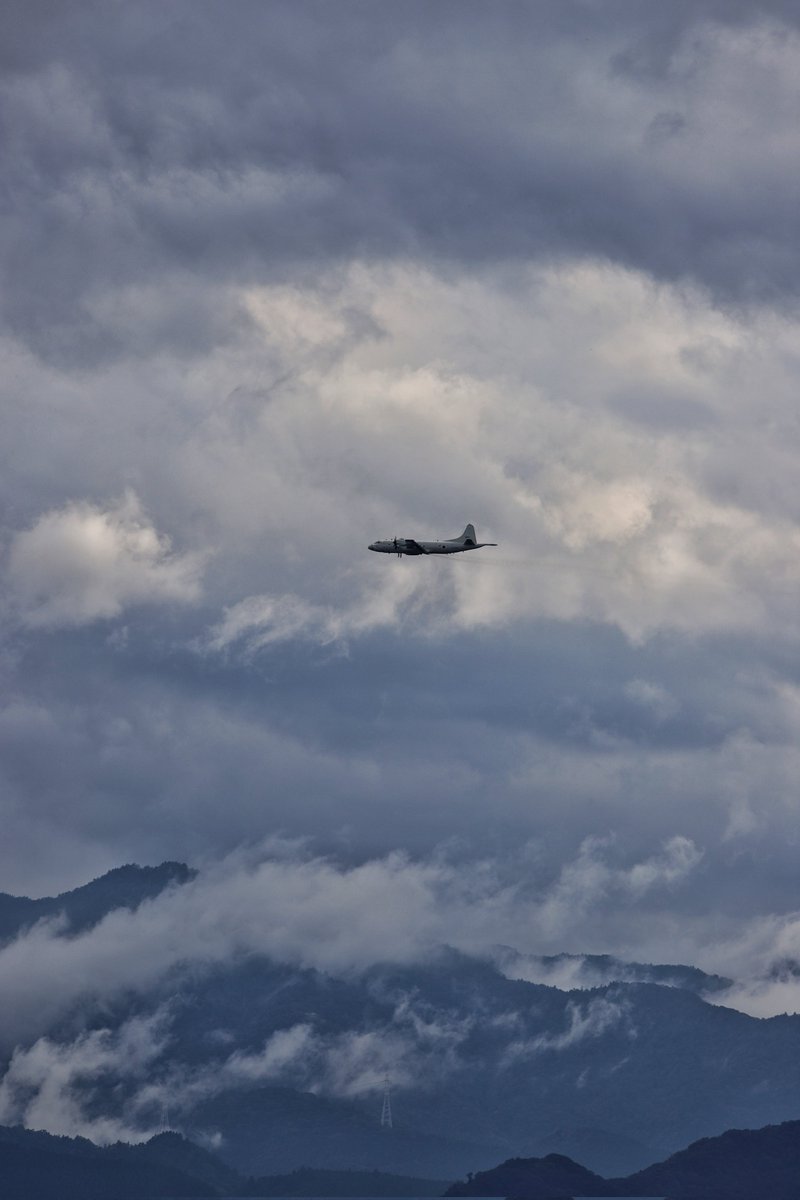 YGKKK's tweet photo. 2025.10.27
今日の厚木基地！
雲と飛行機は良い！

#厚木基地
#自衛隊
#NJA
#Atsugi
#横田基地 https://t.co/8S1KOLLiDL