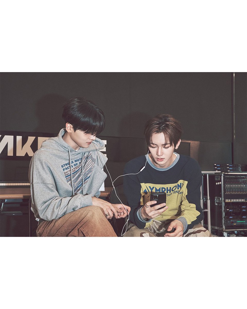 dearzhouanxin's tweet photo. 251027 알디원 인스타그램 #조우안신 

[ALD1og]
MONDAY : We are ALPHA DRIVE ONE https://t.co/NV4xVdNypr
