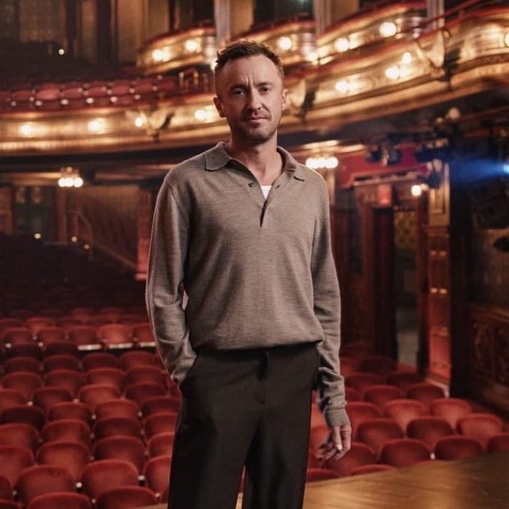 TheDailyHPotter's tweet photo. Tom Felton will light up the Empire State Building today to commemorate his Broadway debut in Harry Potter and the Cursed Child

The four colours of the Hogwarts Houses will be represented before changing completely to green https://t.co/TaaBG9gARd