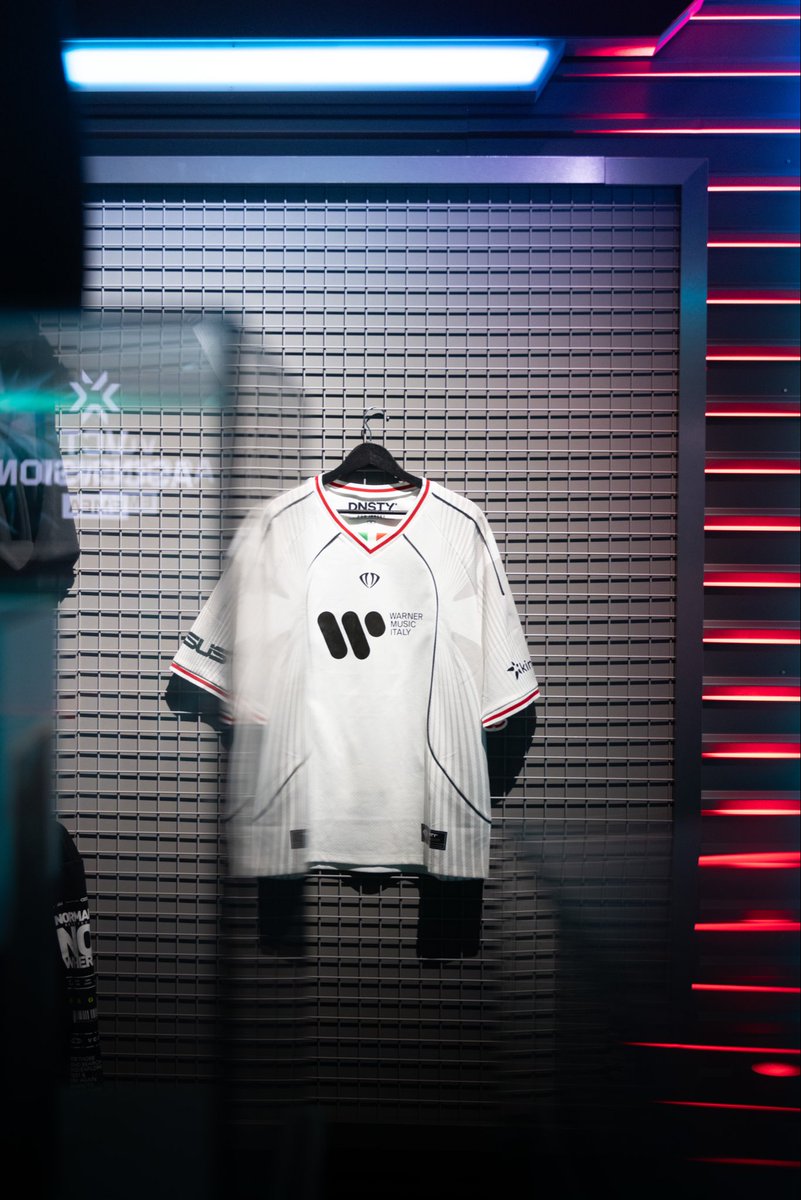 DesignKeify's tweet image. Crazy experience. I had to take more random photos.
Thank you guys @TaggVal @ticeyvalo @Creamydreamy11 @Famsii1 @waddlefps @Bromas @DNSTYgg 

#VCTAscensionEMEA