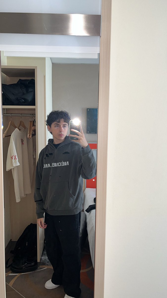 DesignKeify's tweet image. Crazy experience. I had to take more random photos.
Thank you guys @TaggVal @ticeyvalo @Creamydreamy11 @Famsii1 @waddlefps @Bromas @DNSTYgg 

#VCTAscensionEMEA