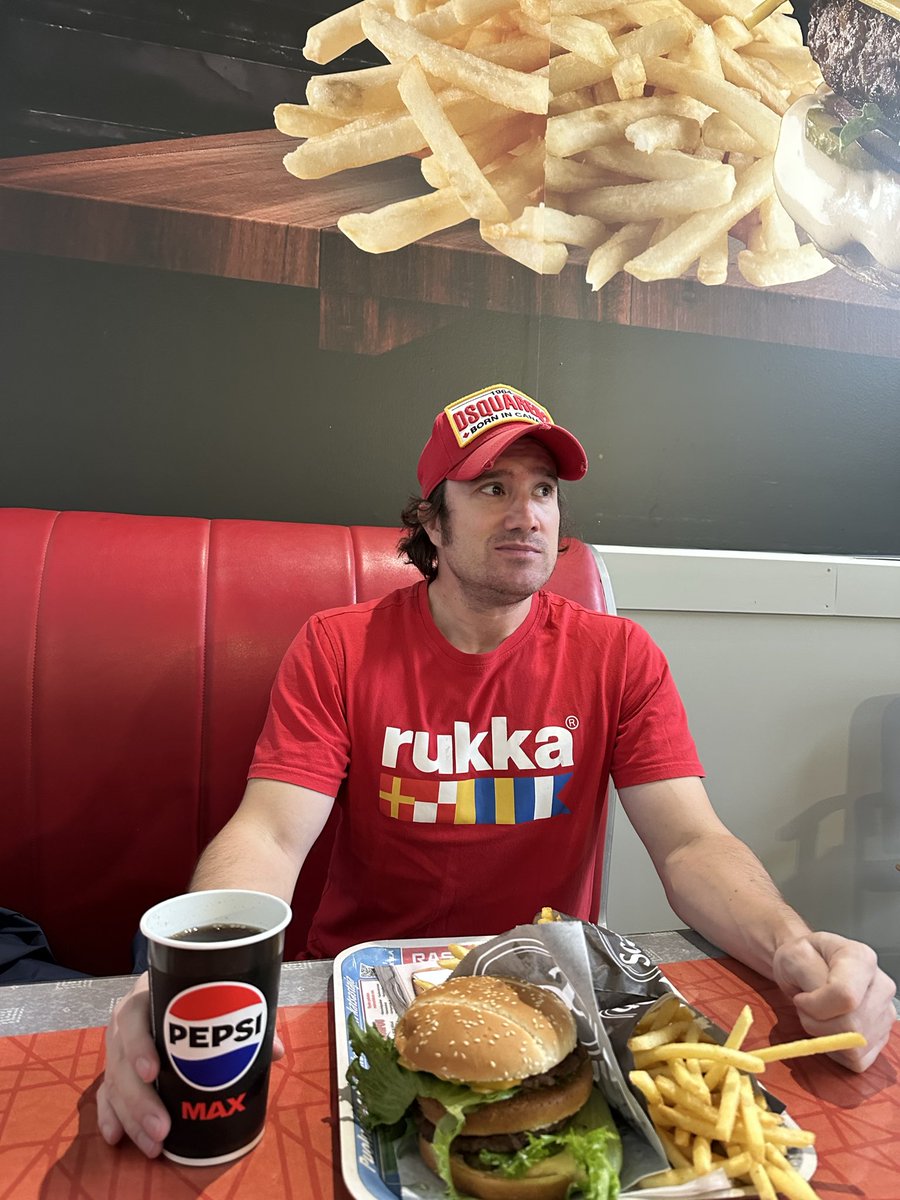 TristanHanninen's tweet photo. Just devoured an XXL burger at ScanBurger Otava! 🍔🔥 Juicy, stacked, and absolutely delicious—perfect for a quick bite! #ScanBurger #XXL #BurgerLovers #Otava https://t.co/Jx9eD0EZbs