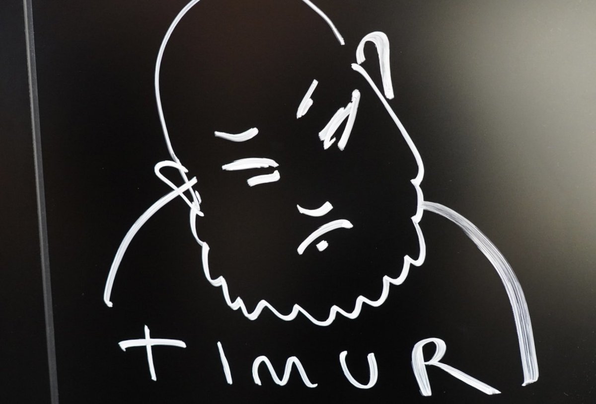 HIDEO_KOJIMA_EN's tweet image. He also signed our signboard. Thank you so much🙏🙇🏻🫶👍