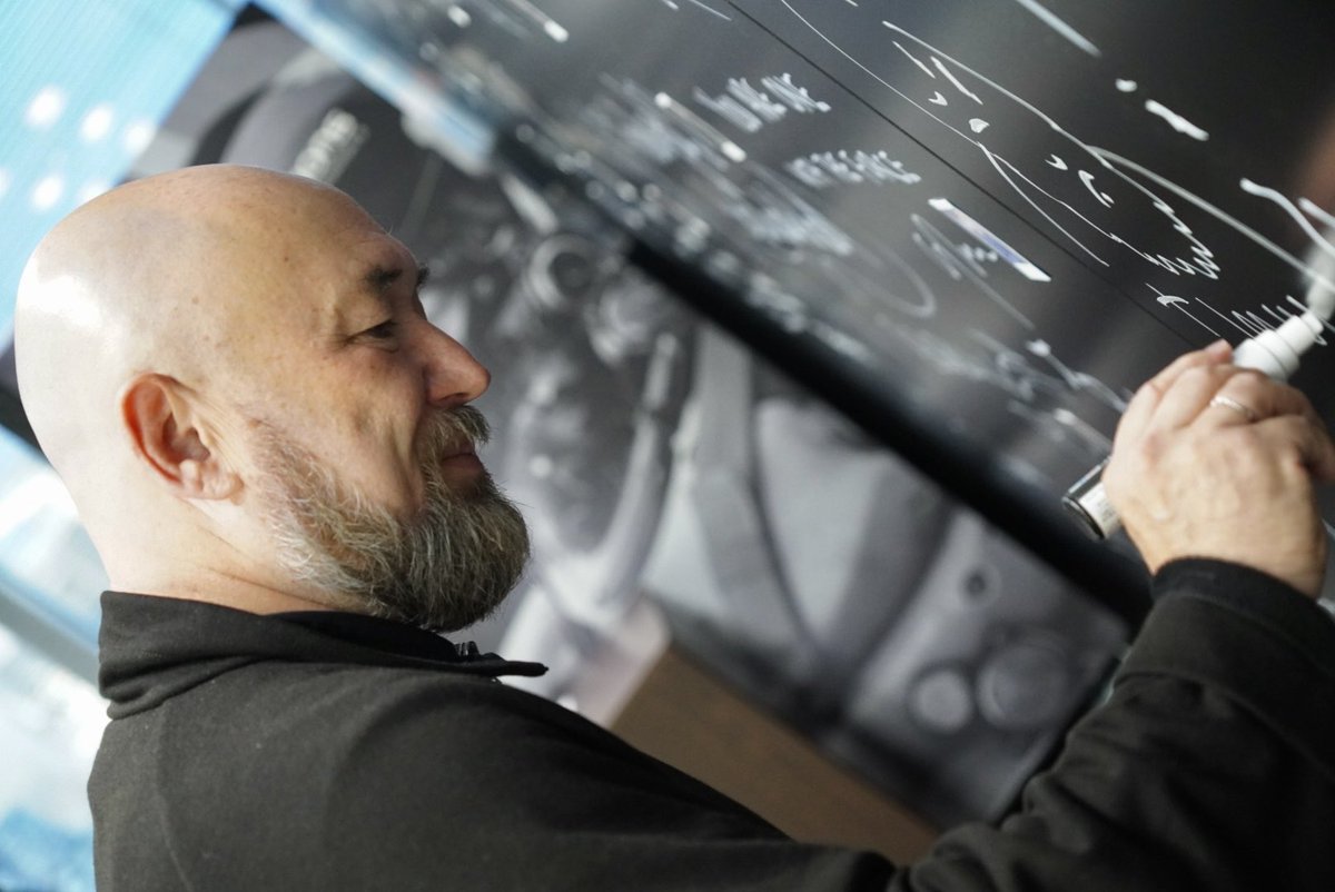 HIDEO_KOJIMA_EN's tweet image. He also signed our signboard. Thank you so much🙏🙇🏻🫶👍