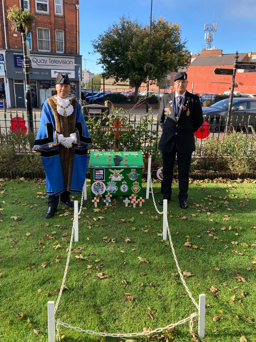 🌺 #ERChairman attended the rededication of the Garden of Remembrance at the War Memorial Gardens, #Bridlington - marking the launch of the Royal British Legion’s Poppy Appeal - Honouring all who served.
#PoppyAppeal2025 #LestWeForget #Remembrance #EastRiding #RoyalBritishLegion
