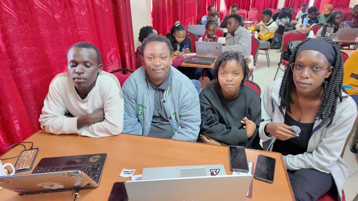 AvaxAfrica's tweet image. Nakuru’s builders are different. This past weekend we hosted our first ideation masterclass with @Kabarakuniversity students, Kenya .Full room, curious minds, and serious momentum. 🔺

We started with Avalanche 101: networks, tooling, and where to plug in as a new builder,kept…