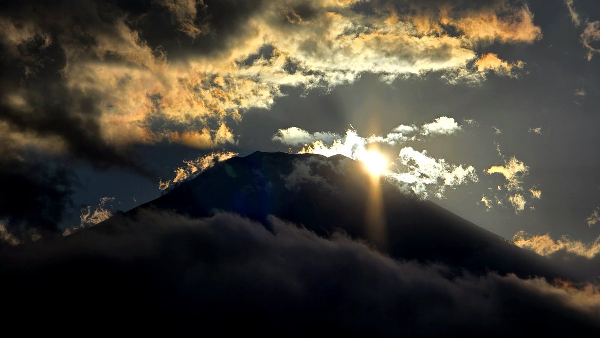 季節だねえ♬
#富士山　#山中湖　#ダイヤモンド富士
#オーベルジュ秋桜　#月曜日