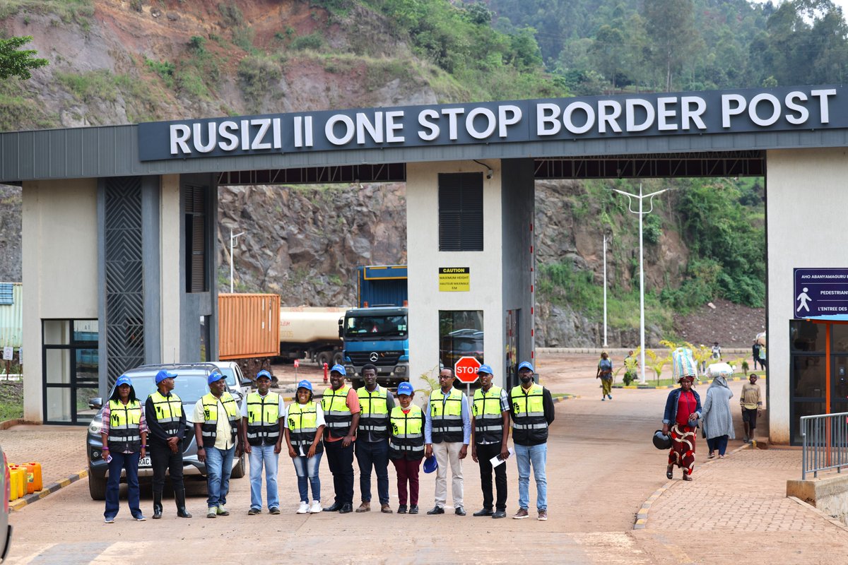 From 24th to 26th October, 2025, the Board of Directors (BoD) of the Rwanda Transport Development Agency (RTDA), carried out a comprehensive field visit to several strategic infrastructure projects across the country. 1/4