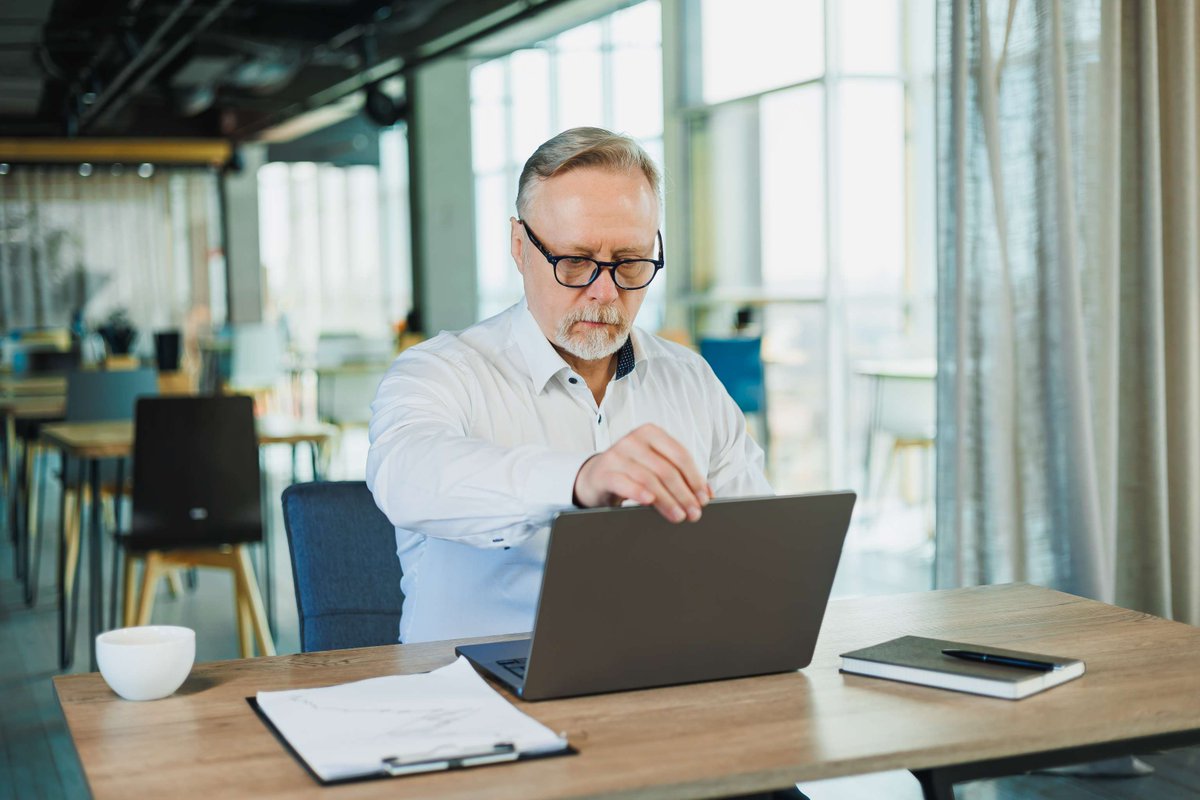 PEO_brokers's tweet image. PEO = Professional Employer Organization — your clients’ secret weapon for HR, payroll &amp;amp; compliance.
As an agent, offering PEOs means offering solutions, not just coverage.
Partner with us 👉 peobrokersnetwork.com

#PEO #InsuranceAgents #ClientGrowth #PartnerWithUs