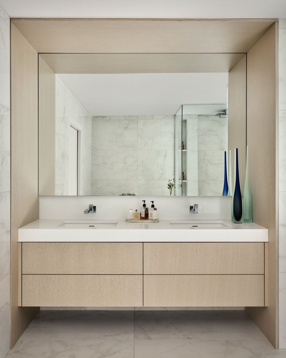 AstroDesign_Inc's tweet image. Serenity by design.
Astro&apos;s ensuite — stone, balance, and timeless restraint — complemented by a curated @RocheBobois dressing space. ✨ Explore more → astrodesigninc.com/gallery.html
#AstroDesignInc #RocheBobois #DesignBeyondTime #LuxuryInteriors