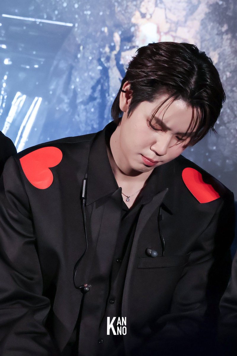 kankno_'s tweet image. หนูงอแงอะไรครับลูก แก้มเป็นซาลาเปาหมดแล้วนั่น

#RevampSeriesFinalEP
 #prem_space @Prem_space