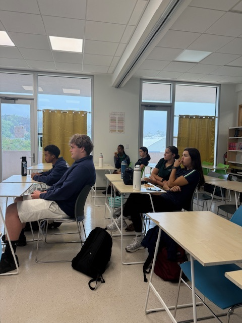 MySomersfield's tweet image. #SomersfieldStudents gearing up for their #PersonalProjects &amp;amp; students with a passion for #Entrepreneurship joined a #LunchAndLearn w/Nico Bean ’26: founder of Flow by Nico. He shared how his project grew from an idea to winning $25K at #BEDC’s #WaveOfOpportunityPitchCompetition.