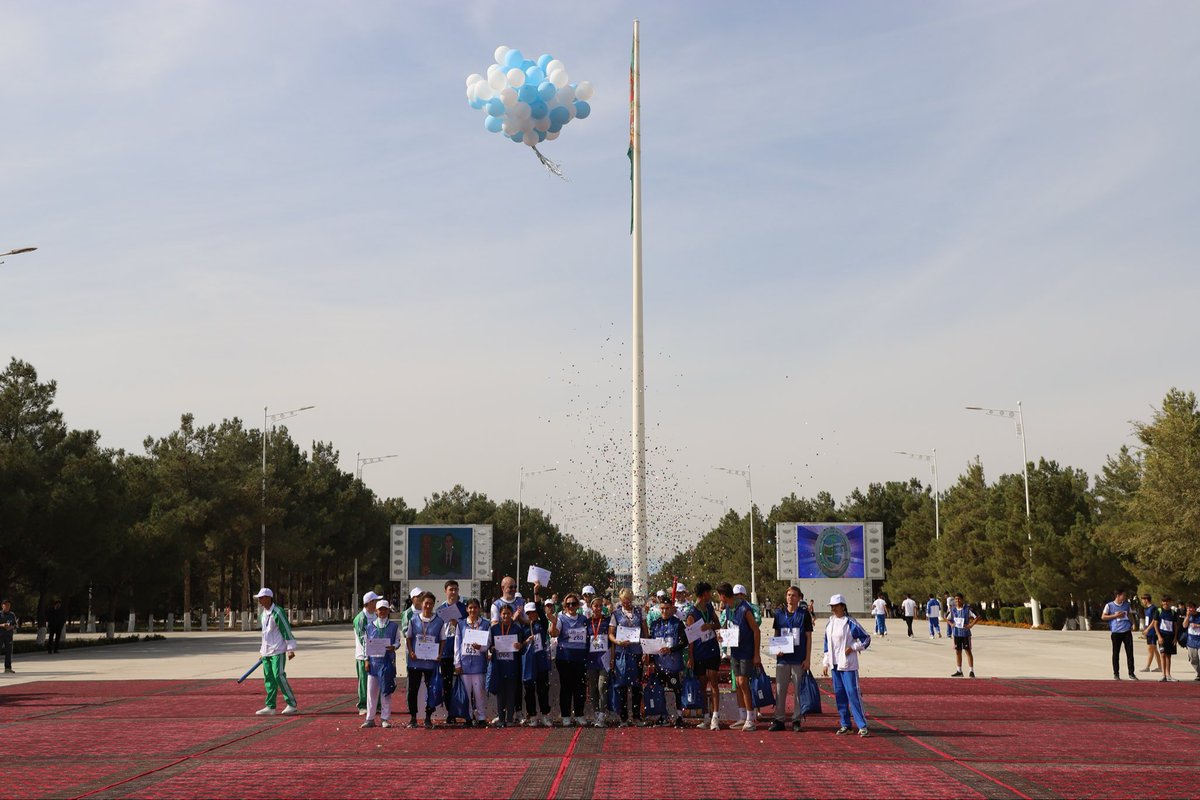 TomicaPaovic's tweet photo. Hundreds joined our "Run to the SDGs" marathon in Lebap marking the 80th Anniversary of the UN &amp; 30 years of successful partnership of #UNDP with #Turkmenistan. This powerful display of solidarity shows we're stronger together on the path to #Peace and Sustainable Development! https://t.co/pNiBBJPAUY