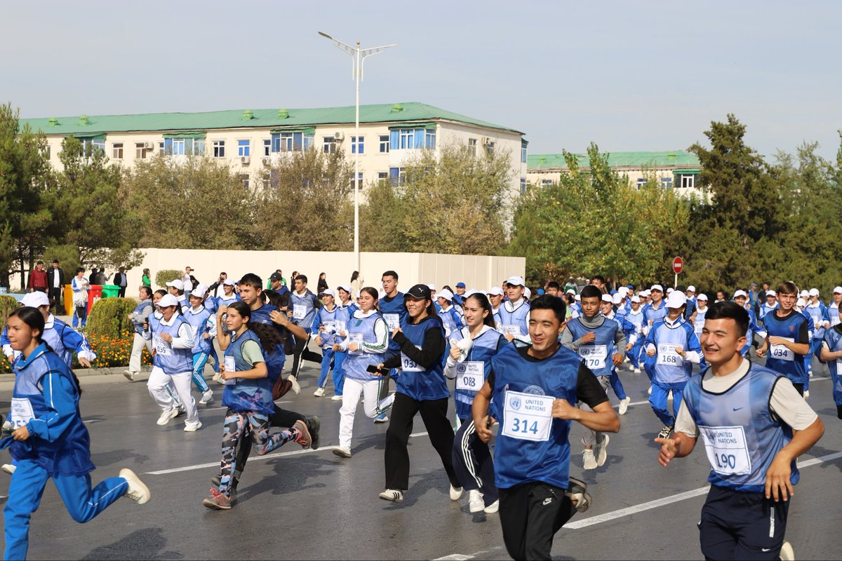 TomicaPaovic's tweet photo. Hundreds joined our "Run to the SDGs" marathon in Lebap marking the 80th Anniversary of the UN &amp; 30 years of successful partnership of #UNDP with #Turkmenistan. This powerful display of solidarity shows we're stronger together on the path to #Peace and Sustainable Development! https://t.co/pNiBBJPAUY