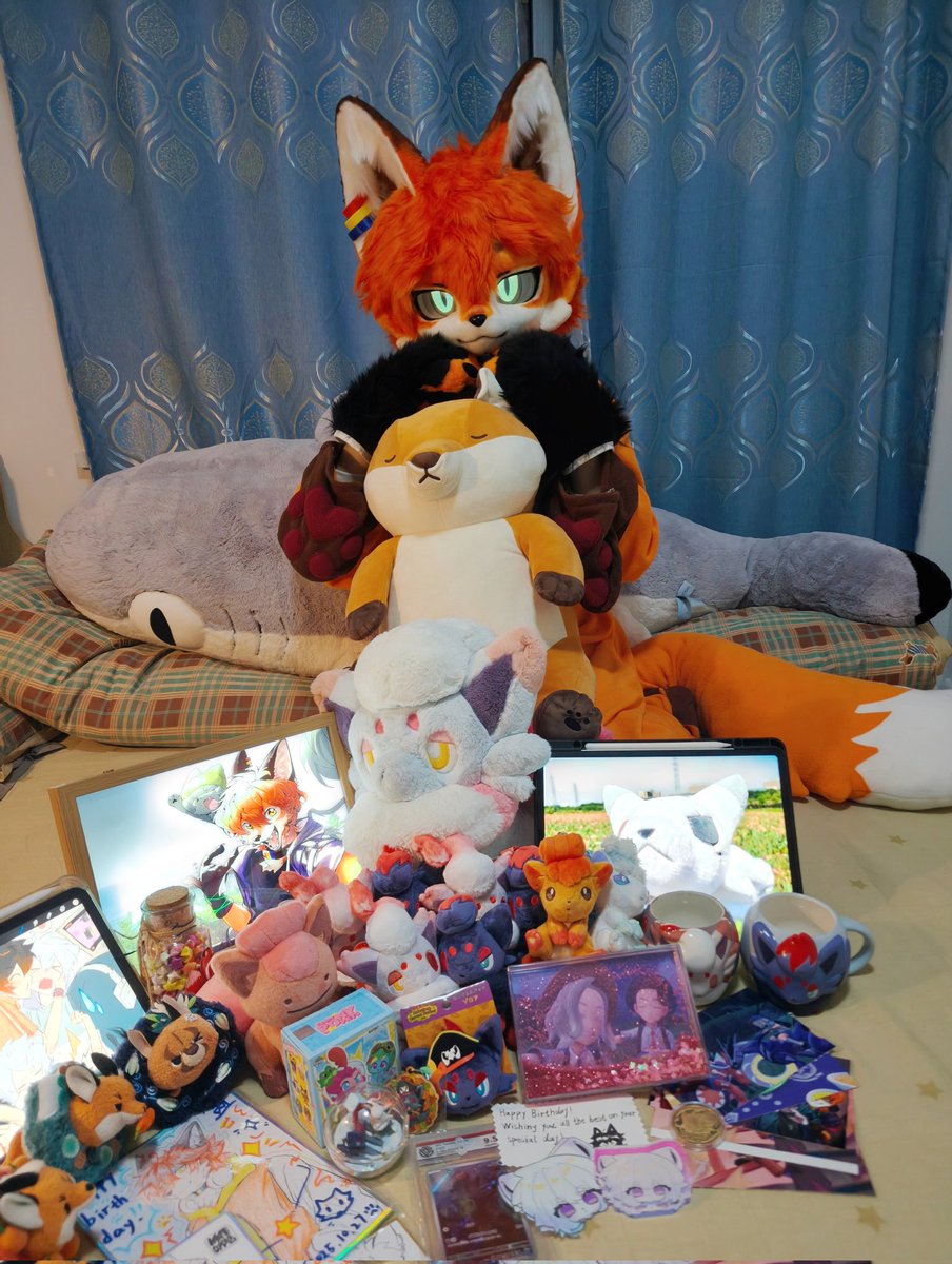 今年的生日过得很开心～
祝自己happy birthday~！