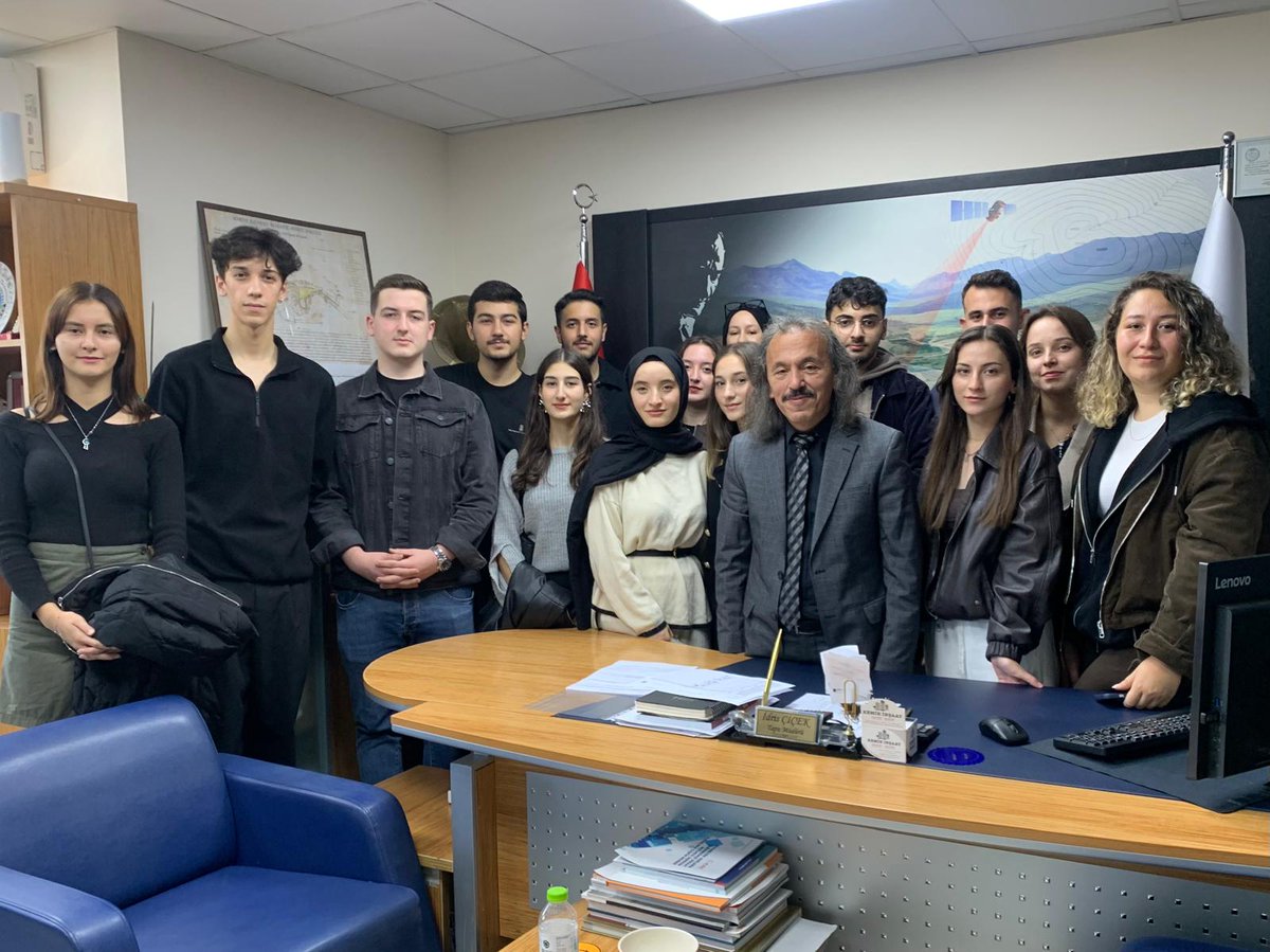 BARU_TapuveKad's tweet photo. Bartın Üniversitesi(BARÜ), Ulus Meslek Yüksekokulu, Tapu ve Kadastro Programı 2. sınıf öğrencileri, “TAKBİS Uygulamaları” dersi kapsamında Bartın Tapu Müdürlüğünde uygulamalı eğitim gerçekleştirdi.
🔗https://t.co/XFpKb1dBQy https://t.co/ush5LxxFVh