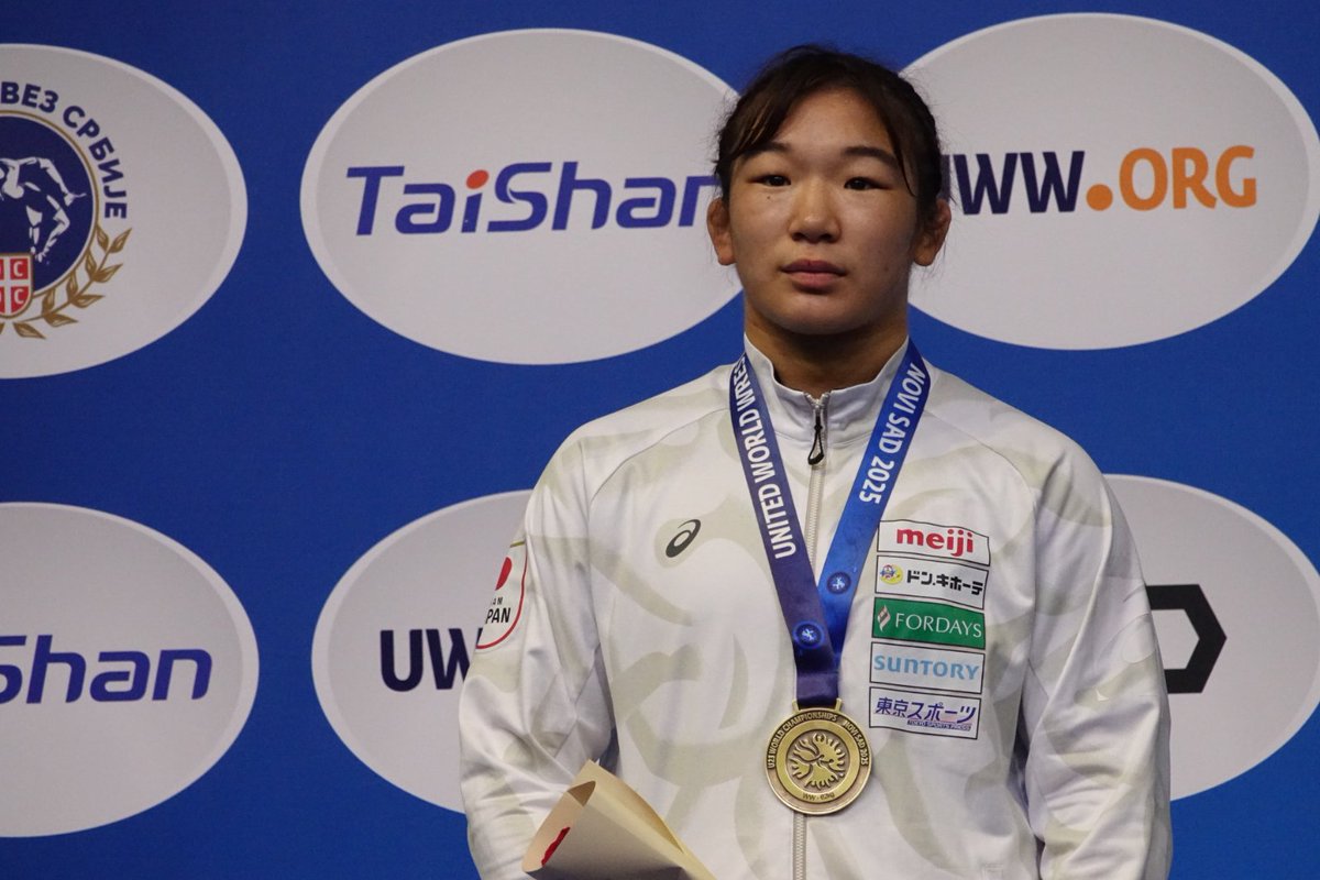 元木咲良(育英大館助手)が決勝でウクライナの選手を10-0で撃破しU23世界で優勝。世界グランドスラムを達成。「7年前にU17の世界選手権で優勝して、そこからケガや勝てない時期もあったけど、そのたびにたくさんの方々が自分が強くなるために力を貸してくれたり助けてくれ今回達成できた」※修正再投稿