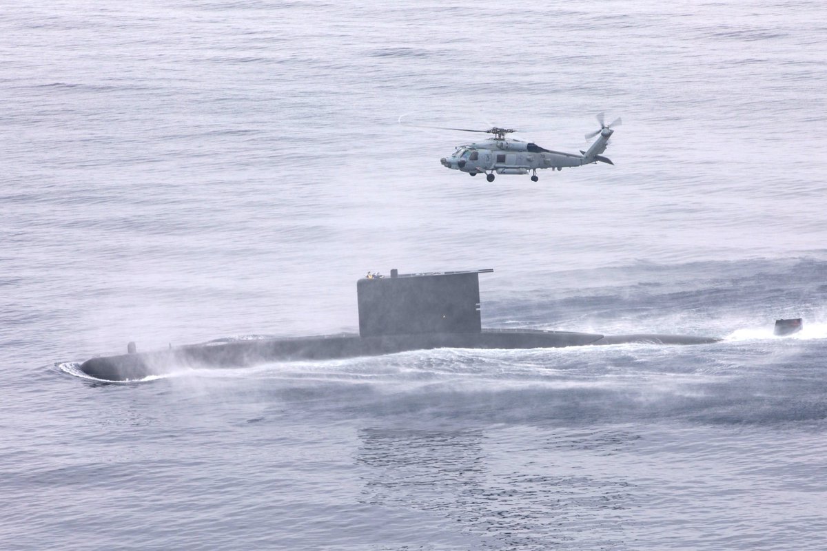 خط الطيران (@flying_way) on Twitter photo <a href="/USPacificFleet/">U.S. Pacific Fleet</a> أعلن أسطول المحيط الهادي التابع للبحرية #الأميركية #تحطم #طائرة مقاتلة و #مروحية تابعة لحاملة الطائرات "يو إس إس نيميتز" سقطتا في بحر جنوب الصين بفارق 30 دقيقة
flyingway.com/node/2371516 <a href="/USPacificFleet/">U.S. Pacific Fleet</a> أعلن أسطول المحيط الهادي التابع للبحرية #الأميركية #تحطم #طائرة مقاتلة و #مروحية تابعة لحاملة الطائرات "يو إس إس نيميتز" سقطتا في بحر جنوب الصين بفارق 30 دقيقة
flyingway.com/node/2371516