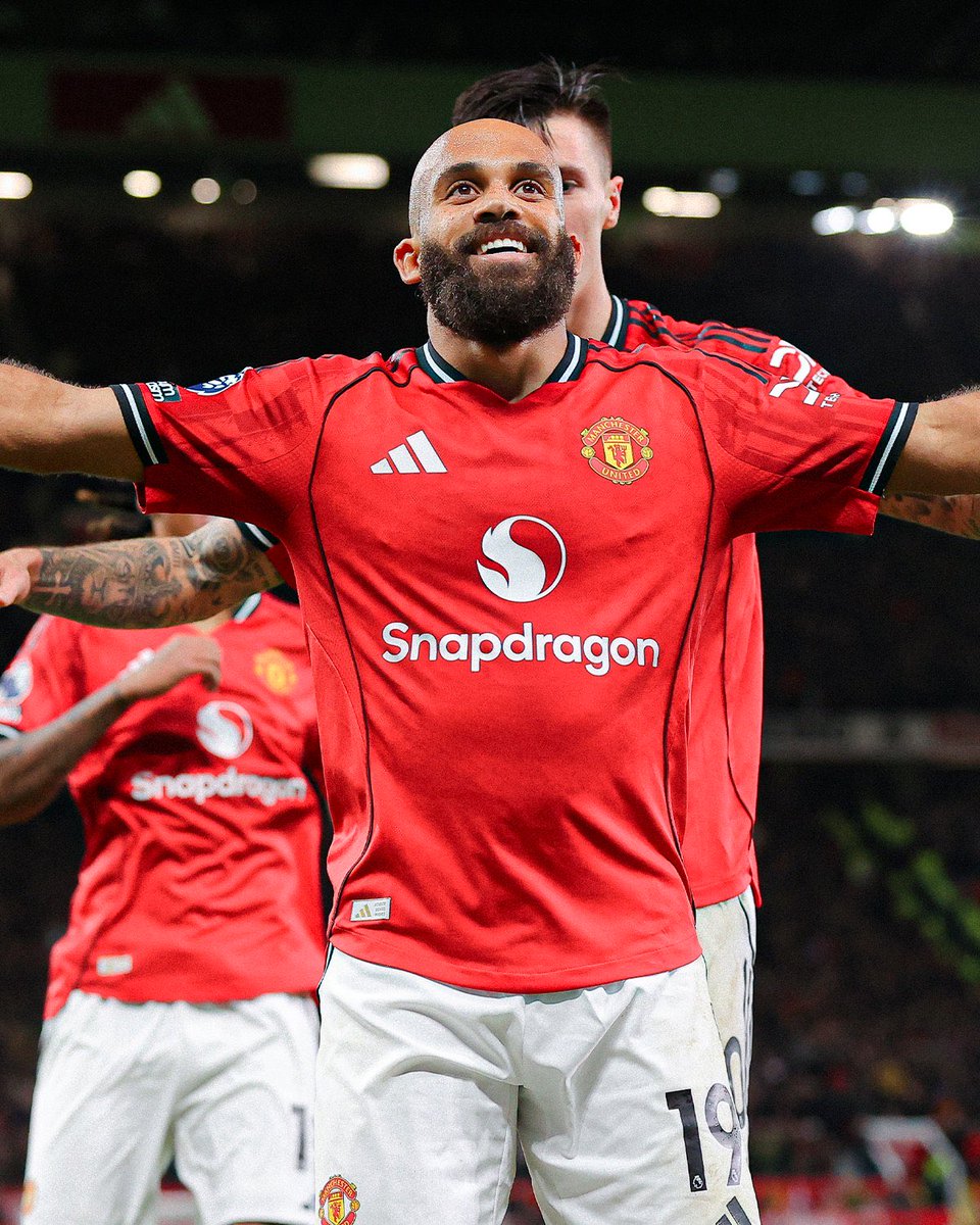 🚨🎙️ | Wayne Rooney on Bryan Mbeumo: 

“His confidence is very high at the minute. Hopefully that continues because he's certainly been the BEST signing for Manchester United this season.”